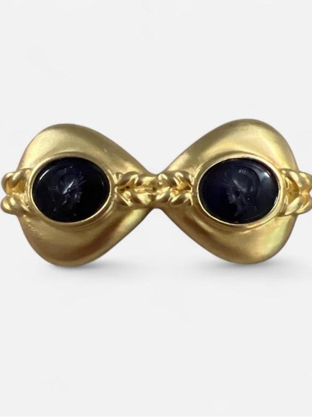 Soldier Cameo Brooch with Brush tone gold
